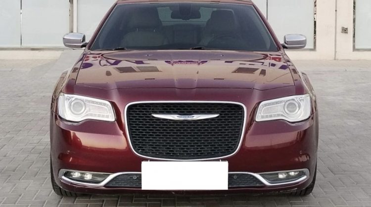 كرايسلر 300C 2015 مستعملة للبيع في قطر